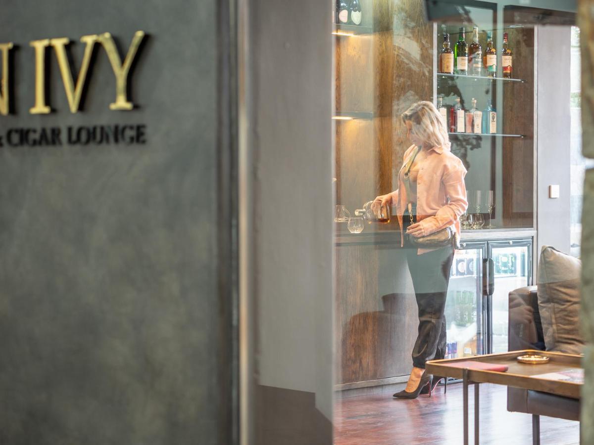 Seven Villa Hotel & Spa Johannesburg Exterior photo The Ivy Cigar Lounge