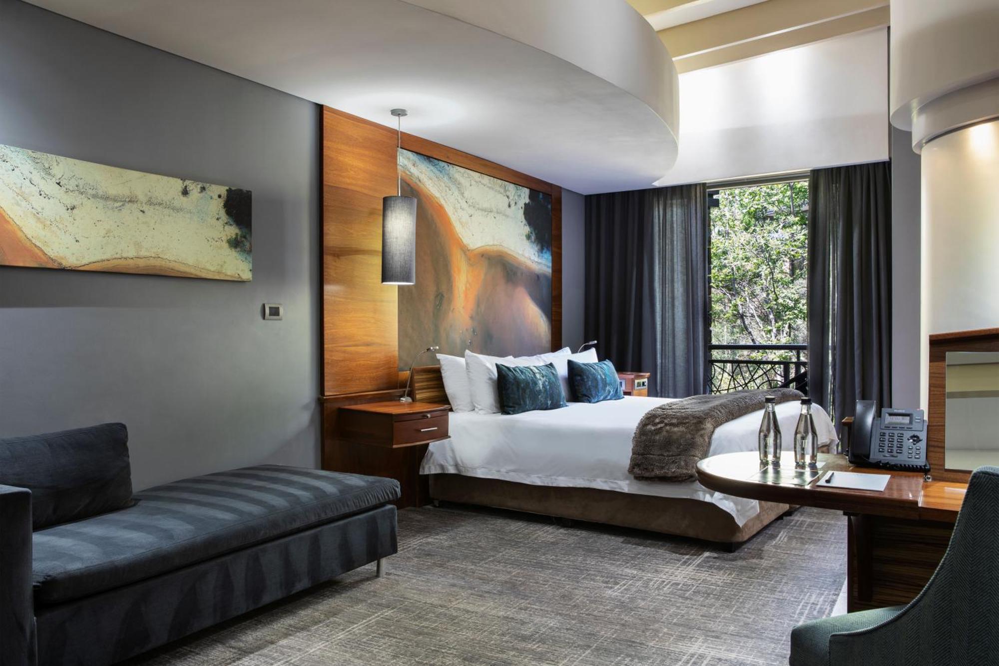 Seven Villa Hotel & Spa Johannesburg Exterior photo A room at the hotel