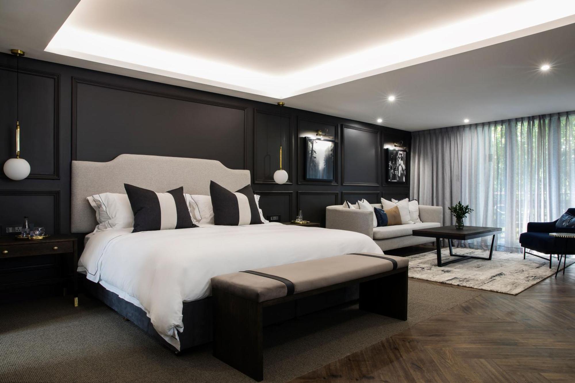 Seven Villa Hotel & Spa Johannesburg Exterior photo A bedroom at The Hari